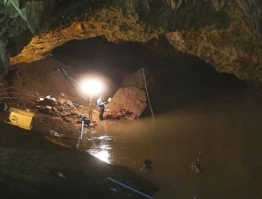 Σοκαριστικές αποκαλύψεις στην Ταϊλάνδη- Για κάποιου είδους τελετή μπήκαν τα παιδιά στο σπήλαιο